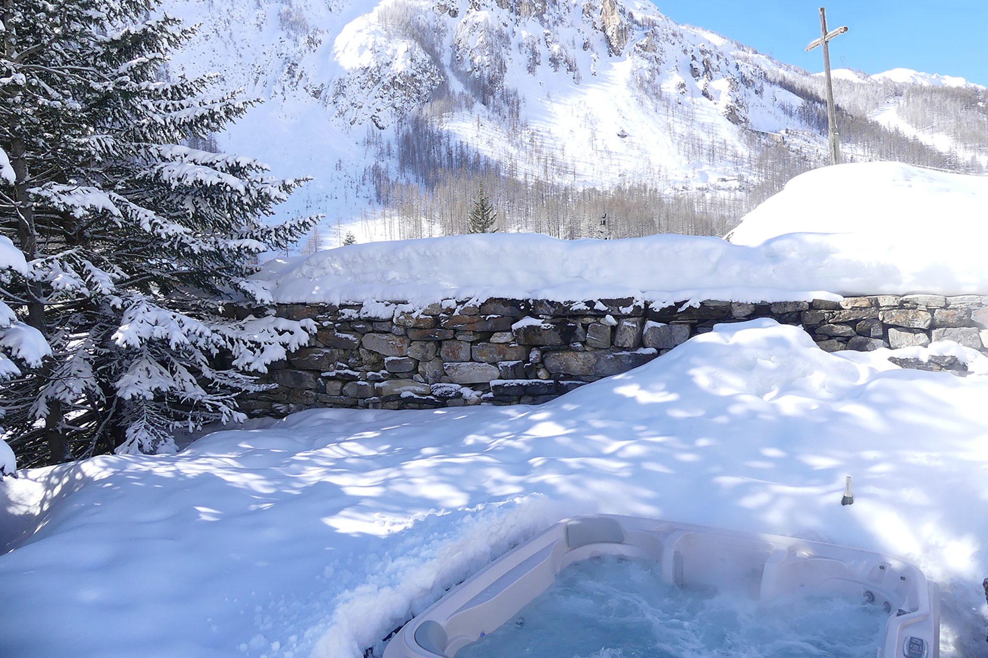 VC hot tub P1350559 Chalet le Vieux Crêt