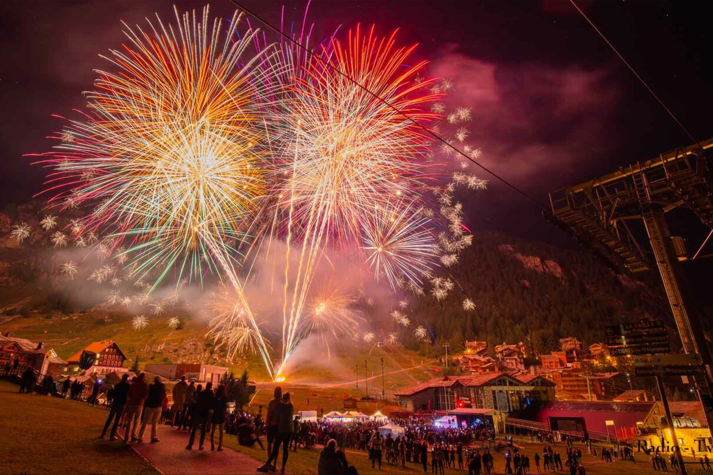 Fireworks2023 Chalet Aquila